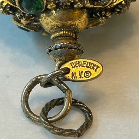 Vintage Gold and Green Pendant - Picture 14 of 14